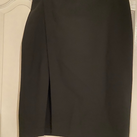 Club Monaco Black Skirt - Picture 2 of 4